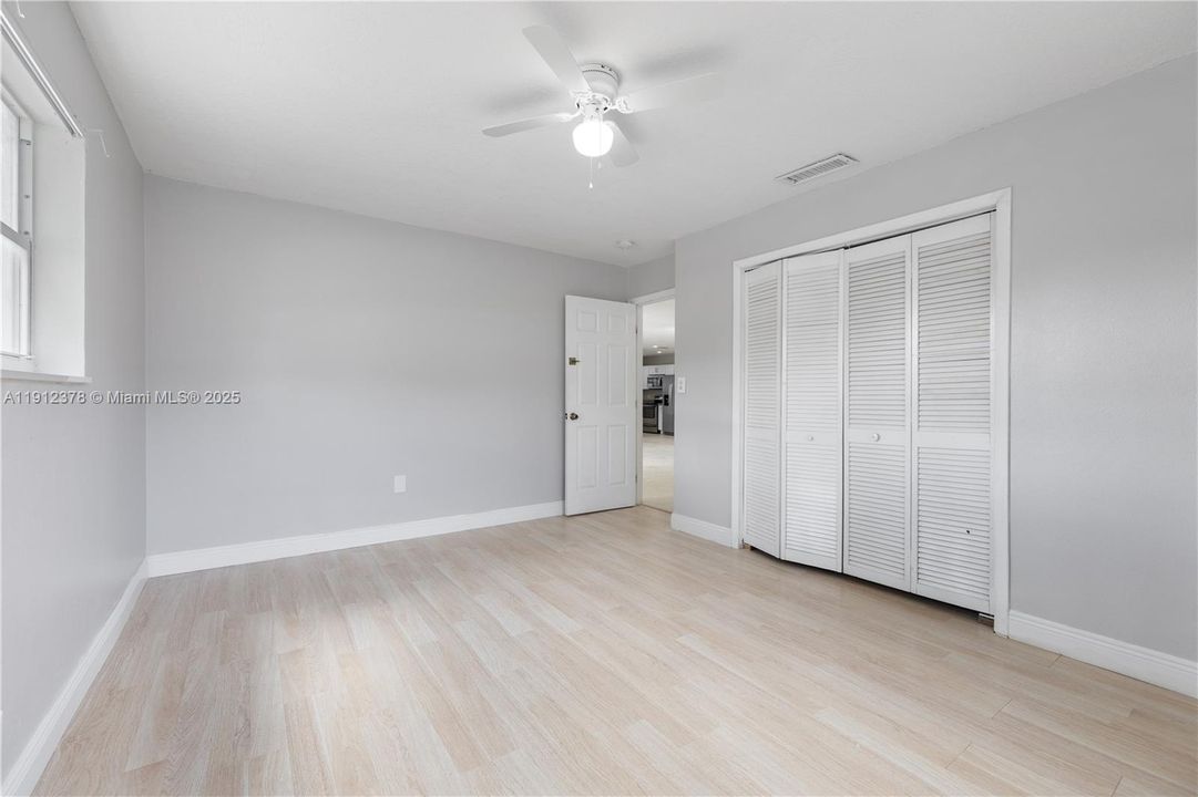 For Sale: $545,000 (3 beds, 2 baths, 1914 Square Feet)