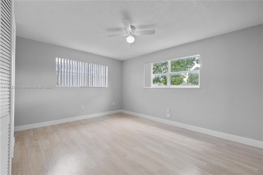 For Sale: $545,000 (3 beds, 2 baths, 1914 Square Feet)