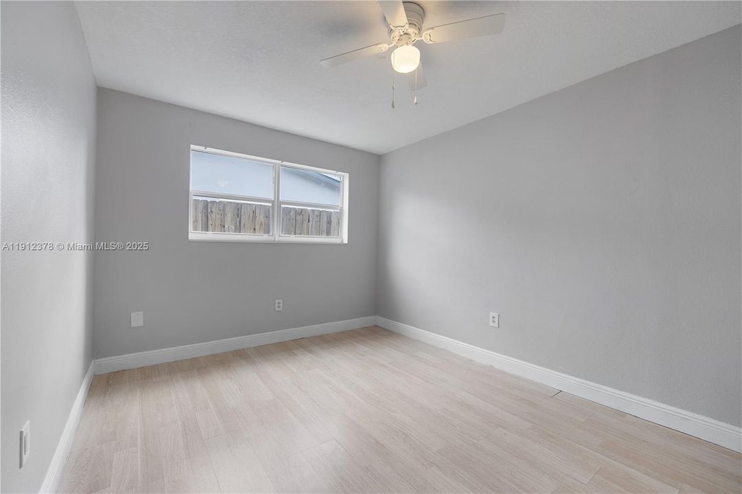 For Sale: $545,000 (3 beds, 2 baths, 1914 Square Feet)