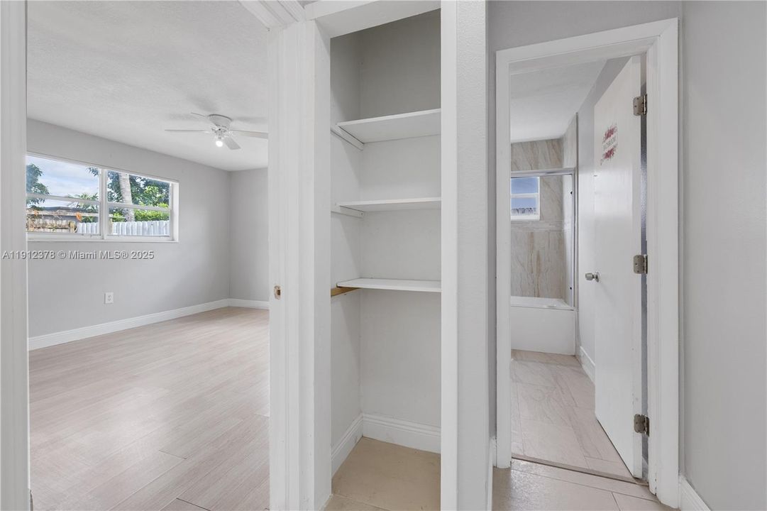 For Sale: $545,000 (3 beds, 2 baths, 1914 Square Feet)