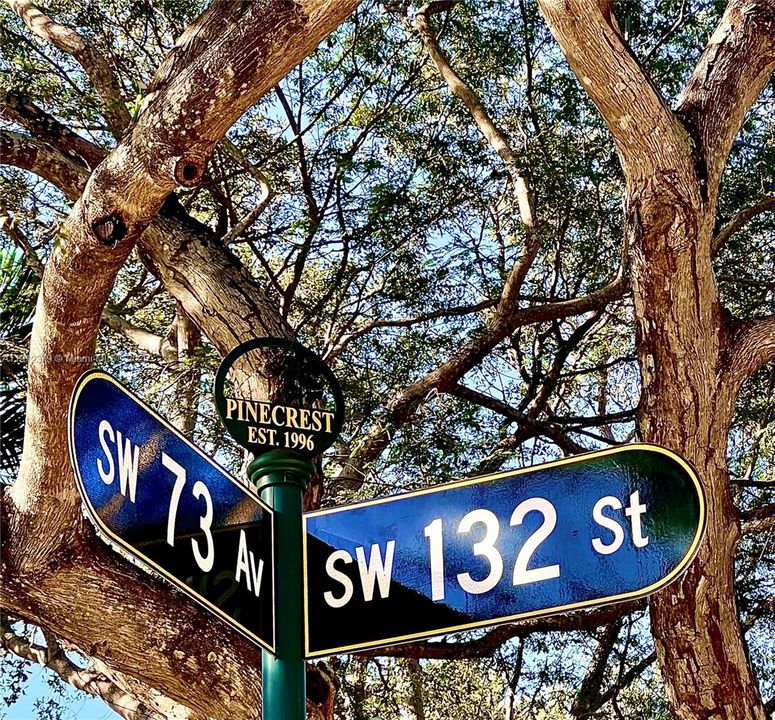 合同活跃: $1,499,999 (4 贝兹, 2 浴室, 1822 平方英尺)