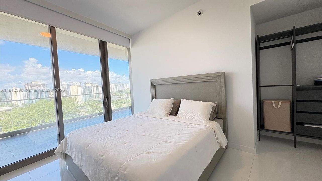 В аренду: $13,500 (2 спален, 2 ванн, 1107 Квадратных фут)