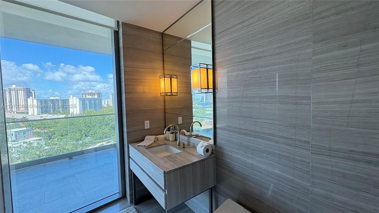 В аренду: $13,500 (2 спален, 2 ванн, 1107 Квадратных фут)