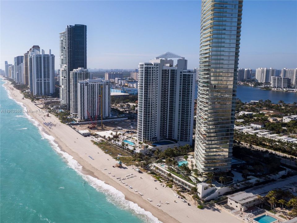 В аренду: $13,500 (2 спален, 2 ванн, 1107 Квадратных фут)