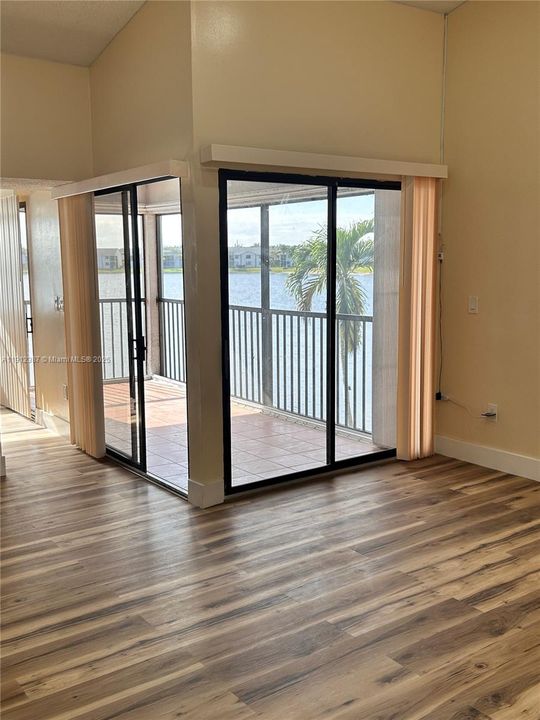 最近租的: $2,000 (3 贝兹, 2 浴室, 1195 平方英尺)