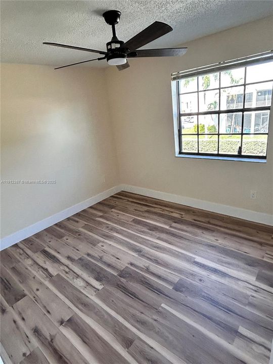 最近租的: $2,000 (3 贝兹, 2 浴室, 1195 平方英尺)