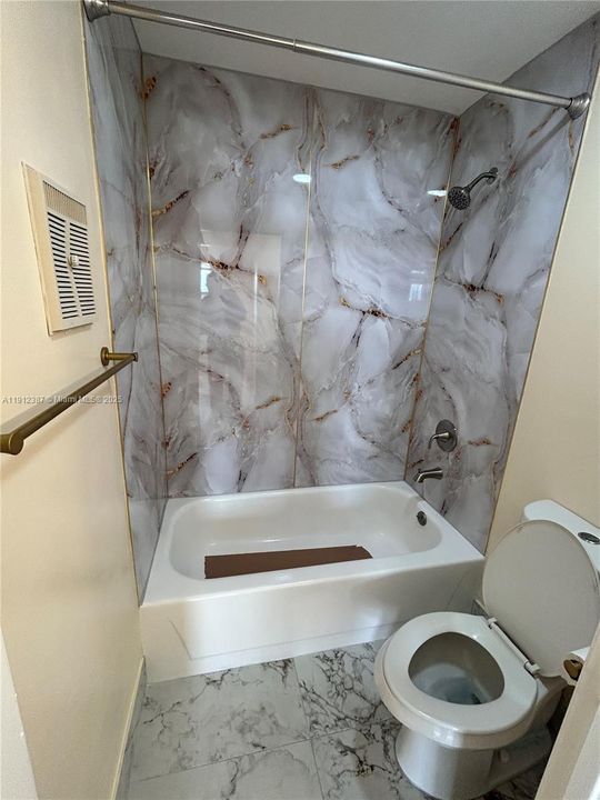 最近租的: $2,000 (3 贝兹, 2 浴室, 1195 平方英尺)