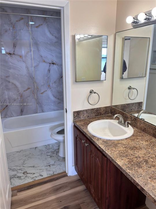 最近租的: $2,000 (3 贝兹, 2 浴室, 1195 平方英尺)