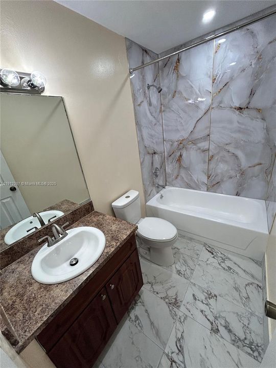 最近租的: $2,000 (3 贝兹, 2 浴室, 1195 平方英尺)