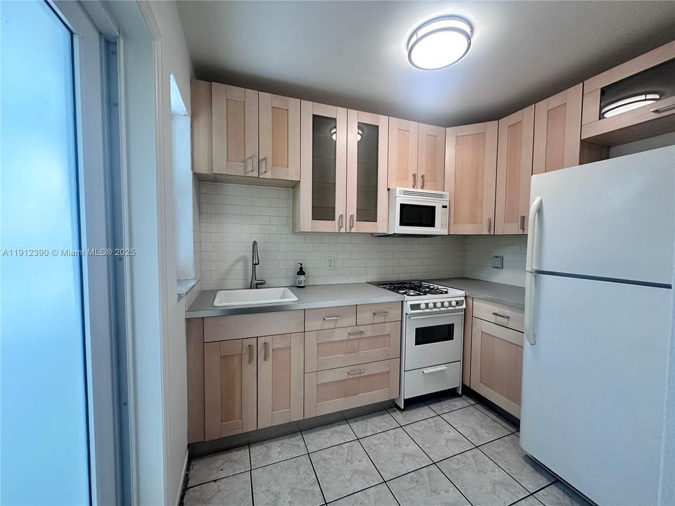 En Venta: $798,000 (4 camas, 2 baños, 1558 Pies cuadrados)