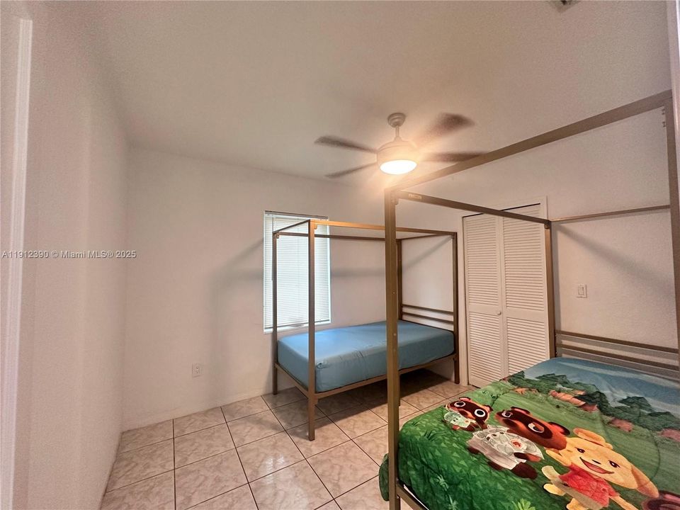 En Venta: $798,000 (4 camas, 2 baños, 1558 Pies cuadrados)