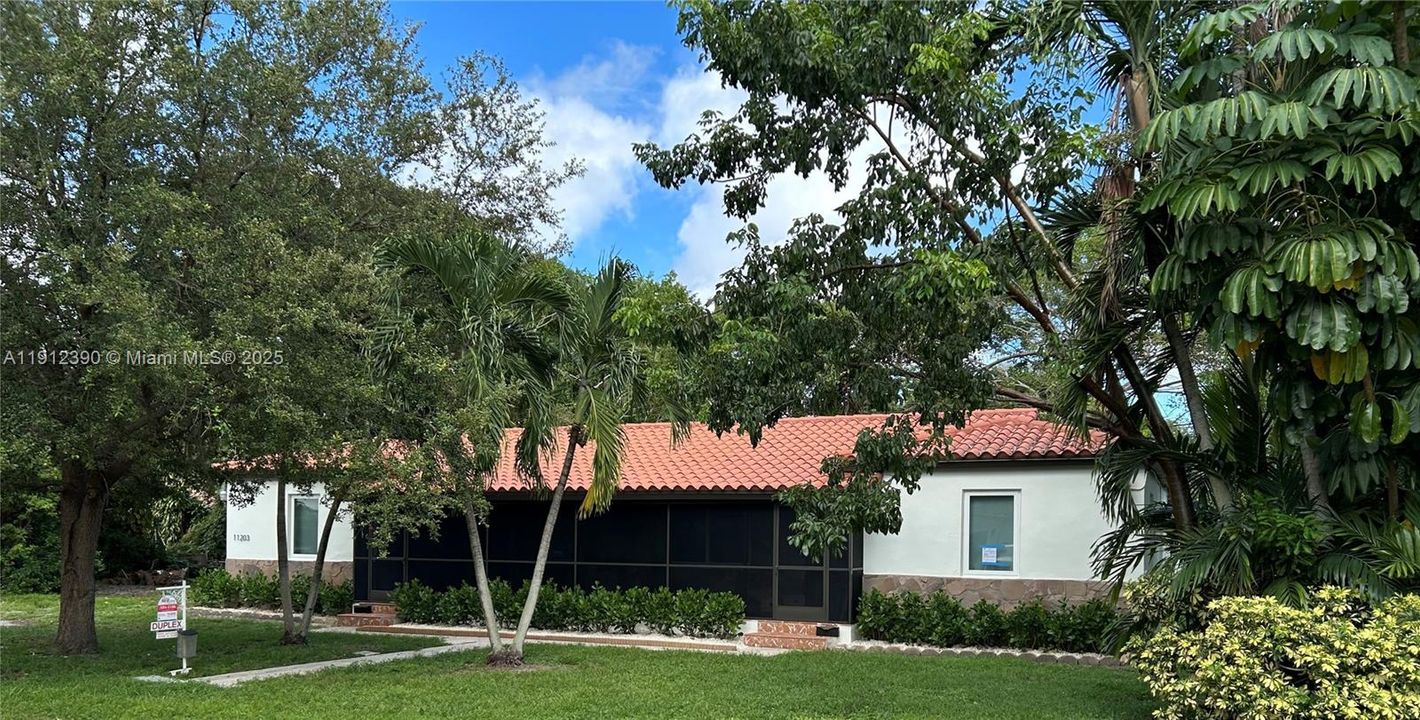 En Venta: $798,000 (4 camas, 2 baños, 1558 Pies cuadrados)