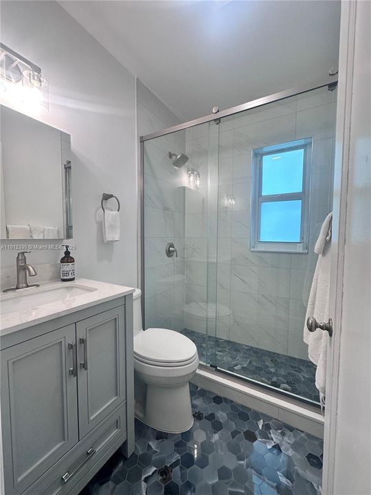 En Venta: $798,000 (4 camas, 2 baños, 1558 Pies cuadrados)