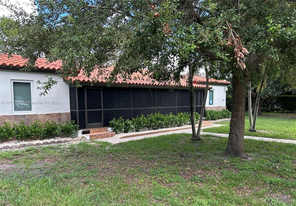 En Venta: $798,000 (4 camas, 2 baños, 1558 Pies cuadrados)