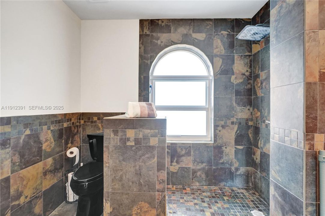 En Venta: $575,000 (3 camas, 2 baños, 1784 Pies cuadrados)