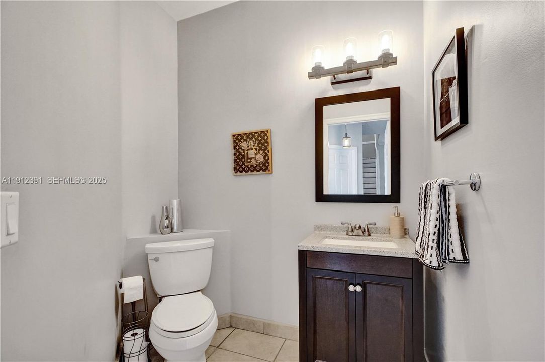 En Venta: $575,000 (3 camas, 2 baños, 1784 Pies cuadrados)