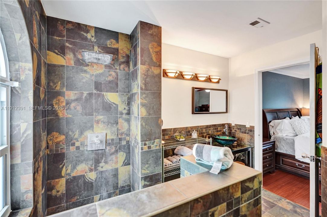 En Venta: $575,000 (3 camas, 2 baños, 1784 Pies cuadrados)