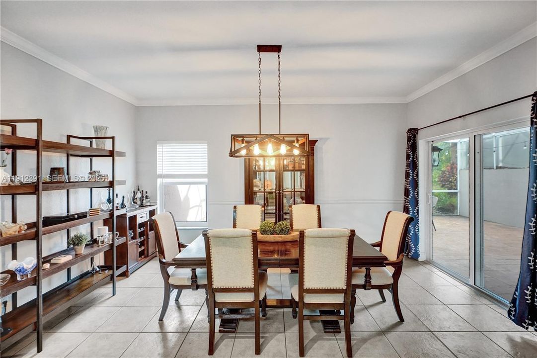 En Venta: $575,000 (3 camas, 2 baños, 1784 Pies cuadrados)