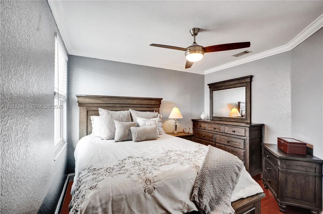 En Venta: $575,000 (3 camas, 2 baños, 1784 Pies cuadrados)