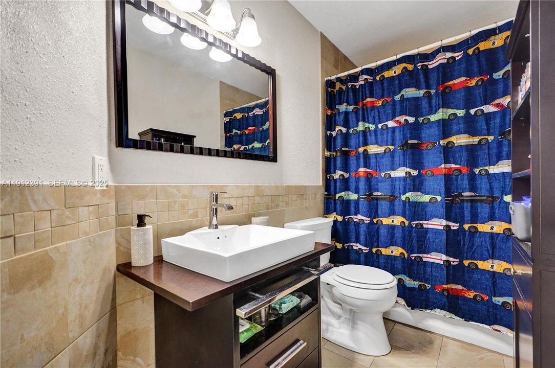 En Venta: $575,000 (3 camas, 2 baños, 1784 Pies cuadrados)