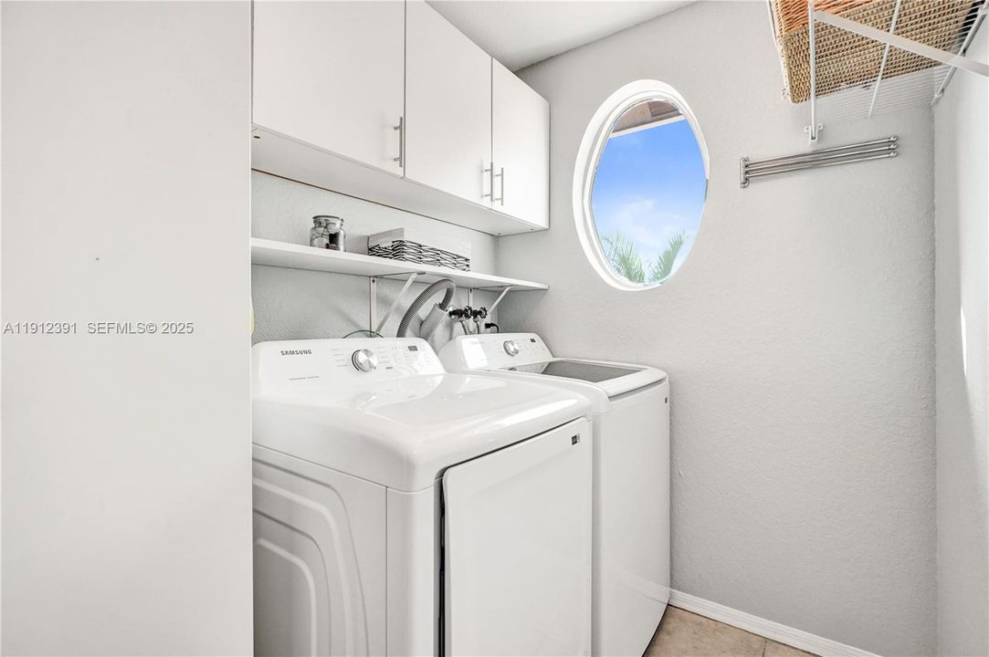 En Venta: $575,000 (3 camas, 2 baños, 1784 Pies cuadrados)