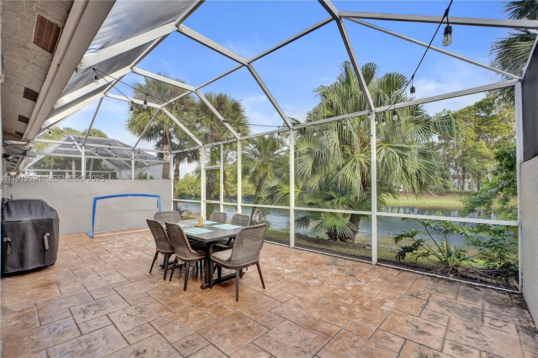 En Venta: $575,000 (3 camas, 2 baños, 1784 Pies cuadrados)