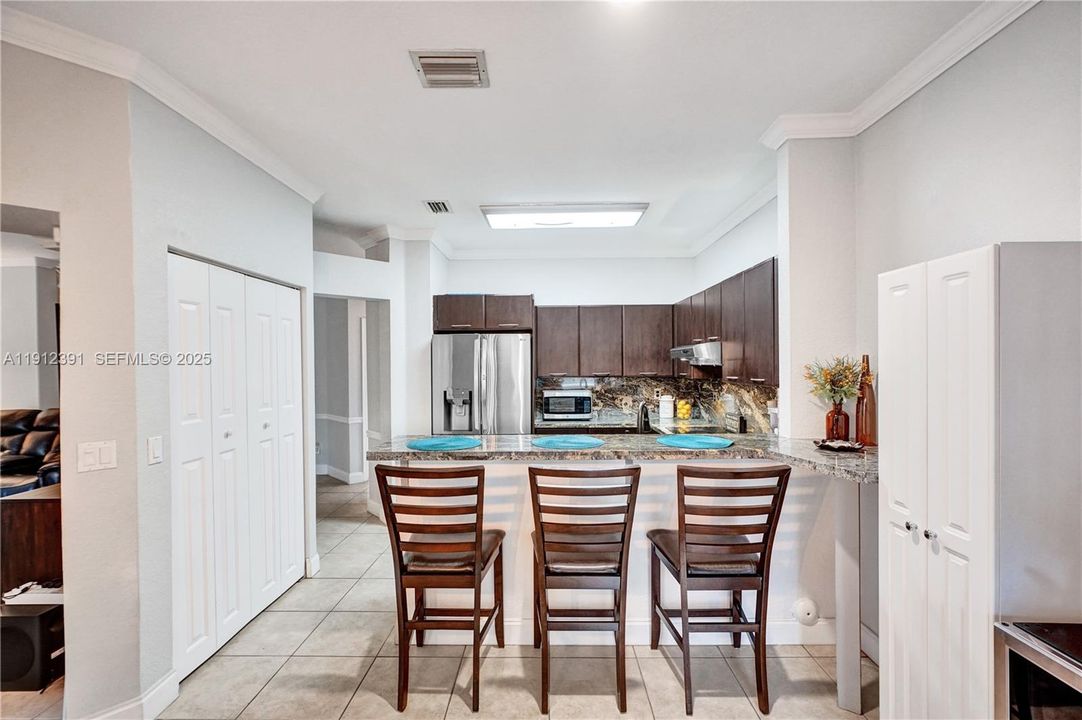 En Venta: $575,000 (3 camas, 2 baños, 1784 Pies cuadrados)