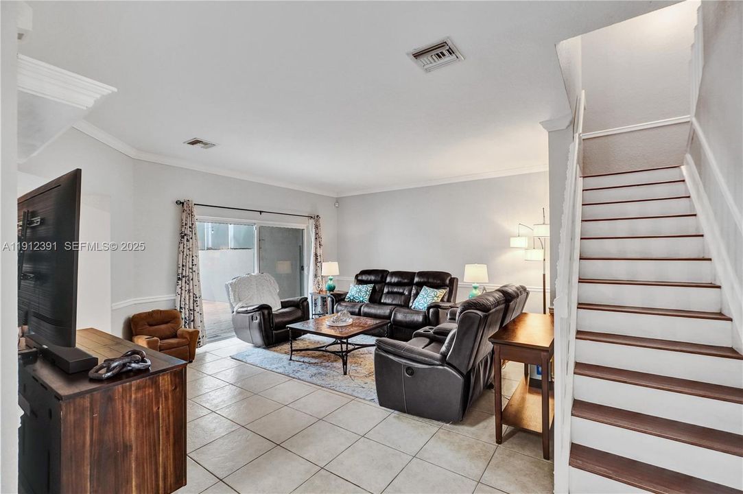 En Venta: $575,000 (3 camas, 2 baños, 1784 Pies cuadrados)