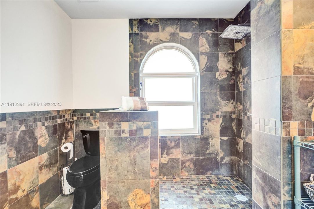 En Venta: $575,000 (3 camas, 2 baños, 1784 Pies cuadrados)