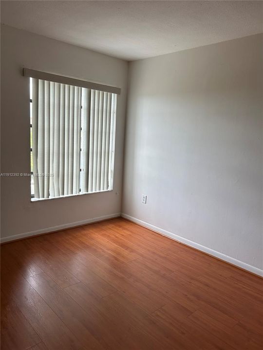 Active With Contract: $260,000 (2 beds, 2 baths, 1170 Square Feet)