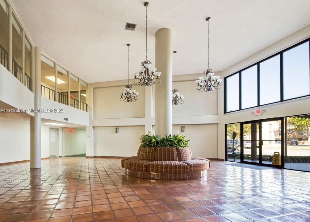 Active With Contract: $260,000 (2 beds, 2 baths, 1170 Square Feet)