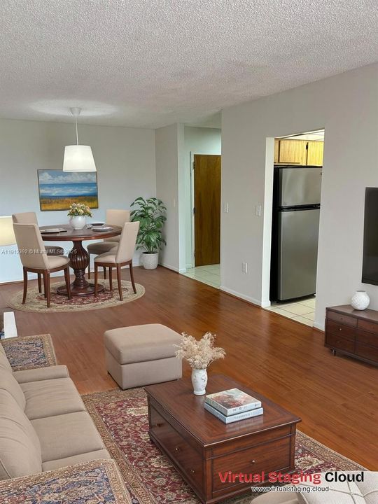 Active With Contract: $260,000 (2 beds, 2 baths, 1170 Square Feet)