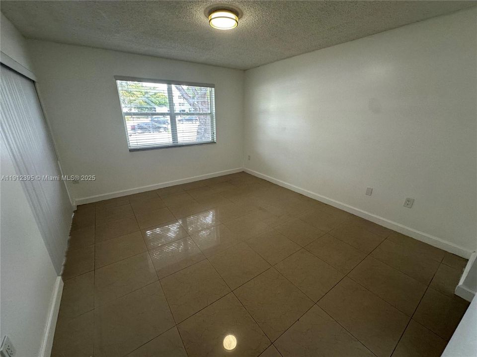 For Rent: $2,300 (2 beds, 2 baths, 1123 Square Feet)