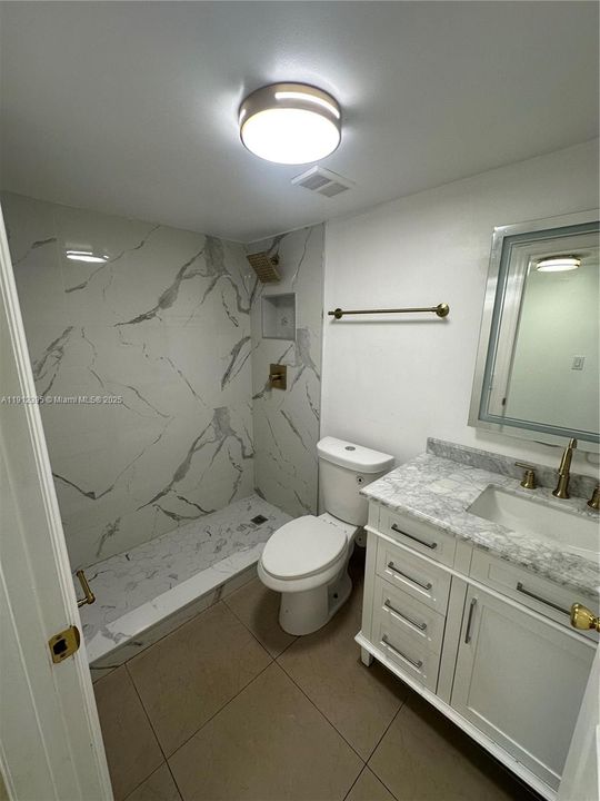 For Rent: $2,300 (2 beds, 2 baths, 1123 Square Feet)