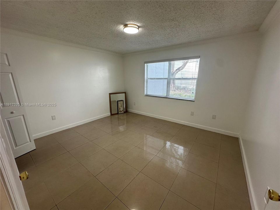 For Rent: $2,300 (2 beds, 2 baths, 1123 Square Feet)