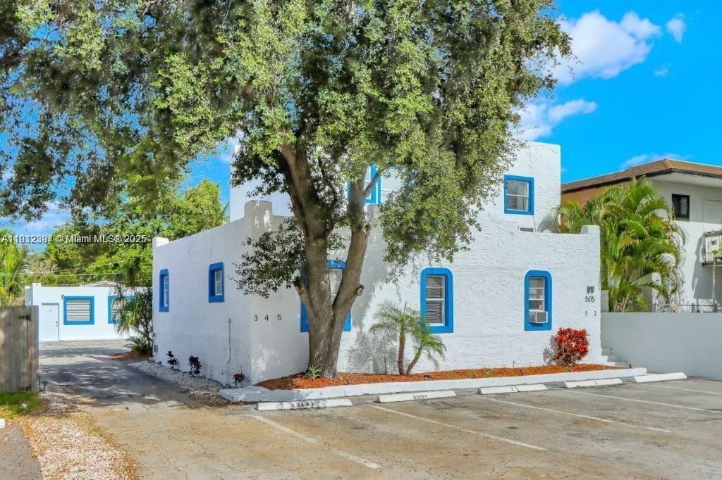 出租: $2,500 (2 贝兹, 1 浴室, 600 平方英尺)