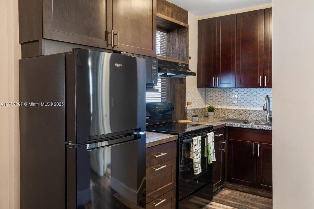 出租: $2,500 (2 贝兹, 1 浴室, 600 平方英尺)