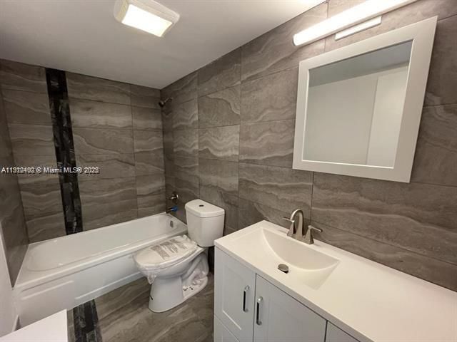 待售: $184,000 (1 贝兹, 1 浴室, 588 平方英尺)