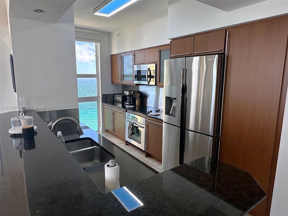 For Rent: $6,500 (3 beds, 2 baths, 1540 Square Feet)