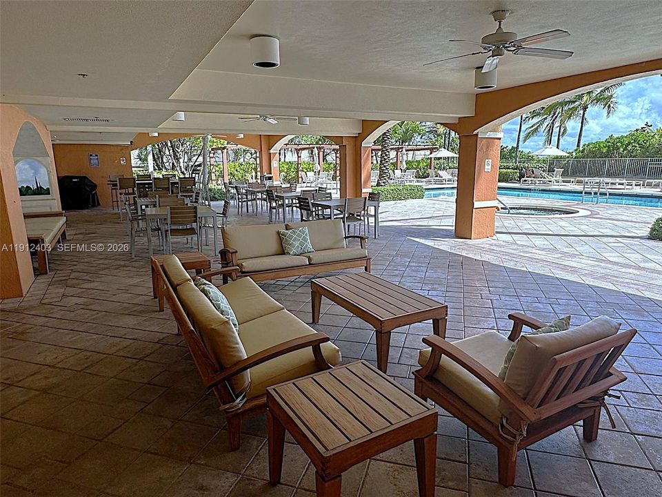 For Rent: $6,500 (3 beds, 2 baths, 1540 Square Feet)