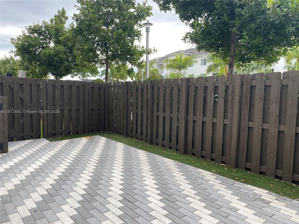 For Rent: $4,700 (3 beds, 2 baths, 2010 Square Feet)