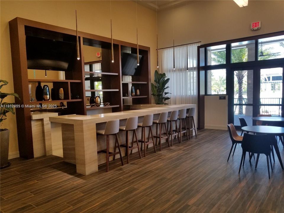 For Rent: $4,700 (3 beds, 2 baths, 2010 Square Feet)