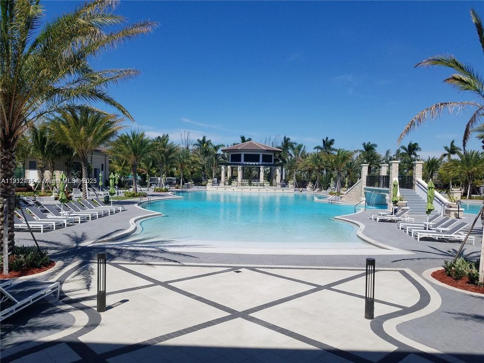 For Rent: $4,700 (3 beds, 2 baths, 2010 Square Feet)