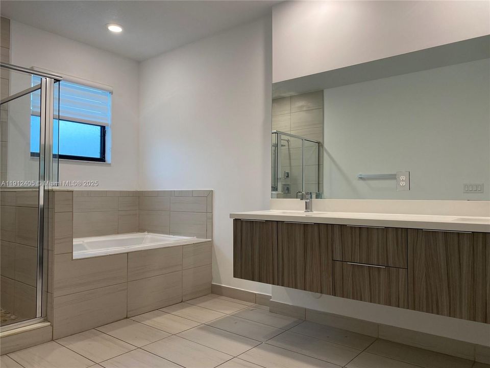 For Rent: $4,700 (3 beds, 2 baths, 2010 Square Feet)