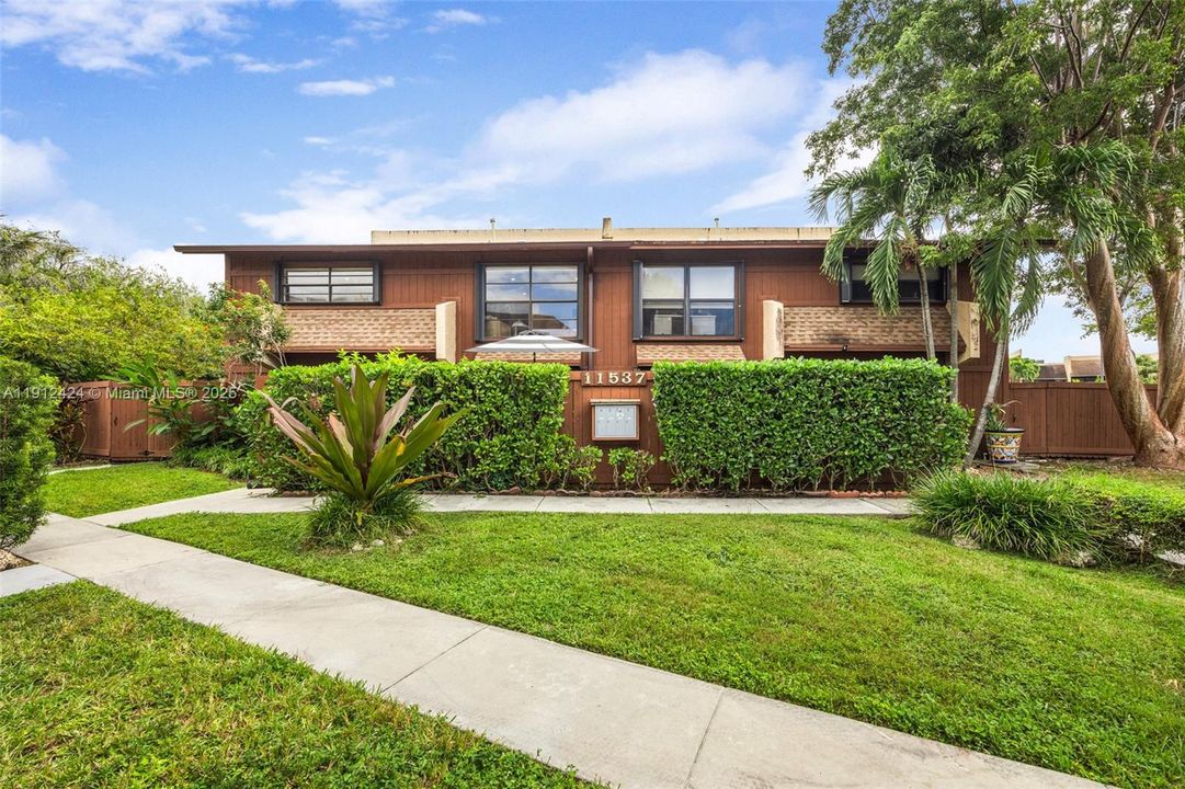 На продажу: $515,000 (3 спален, 2 ванн, 1575 Квадратных фут)