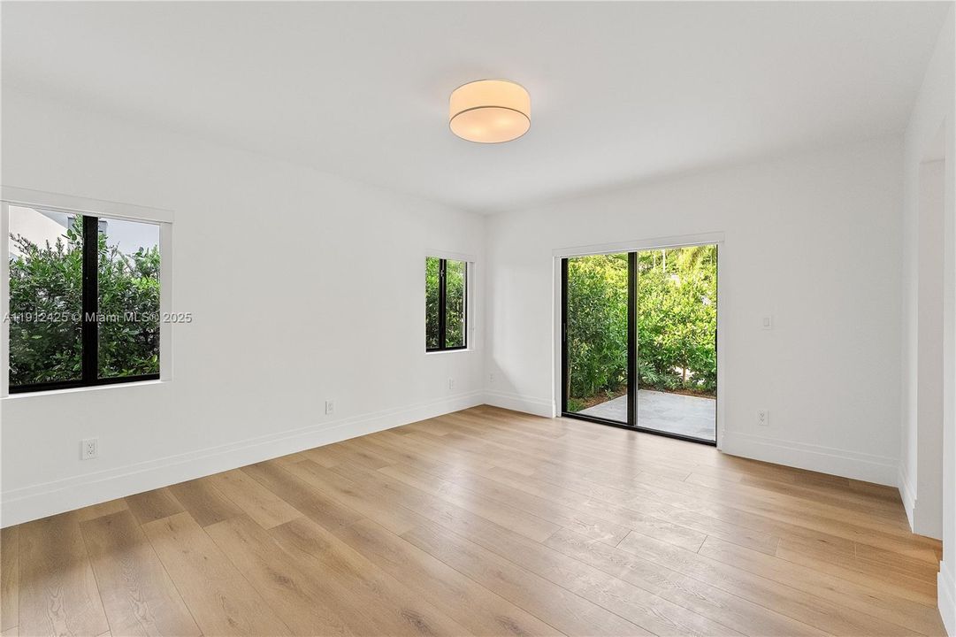 Recently Rented: $24,000 (4 beds, 4 baths, 3221 Square Feet)