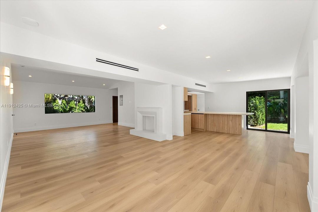 Recently Rented: $24,000 (4 beds, 4 baths, 3221 Square Feet)