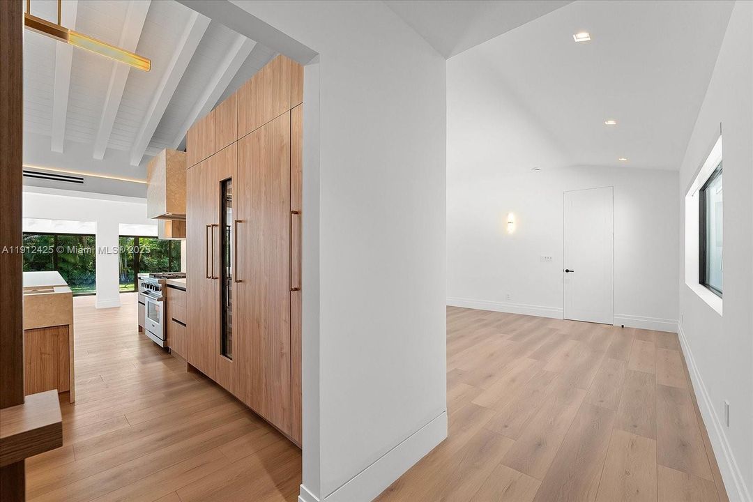 Recently Rented: $24,000 (4 beds, 4 baths, 3221 Square Feet)