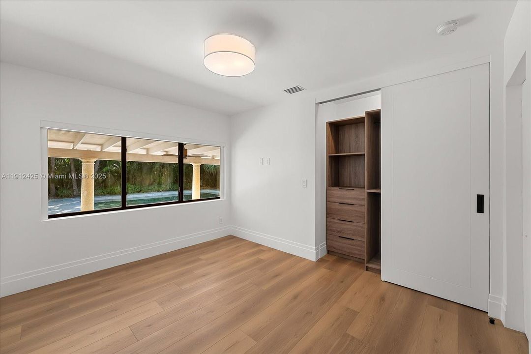 Recently Rented: $24,000 (4 beds, 4 baths, 3221 Square Feet)