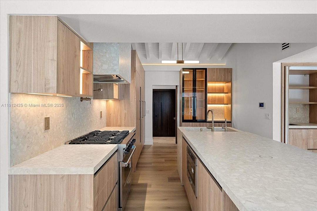 Recently Rented: $24,000 (4 beds, 4 baths, 3221 Square Feet)